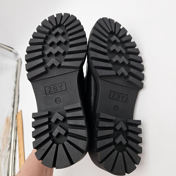 ZBY Black Vegan Leather Lug Sole Loafer Gold Tone Hardware Womens Sz 6.5 NEW - Picture 6 of 8